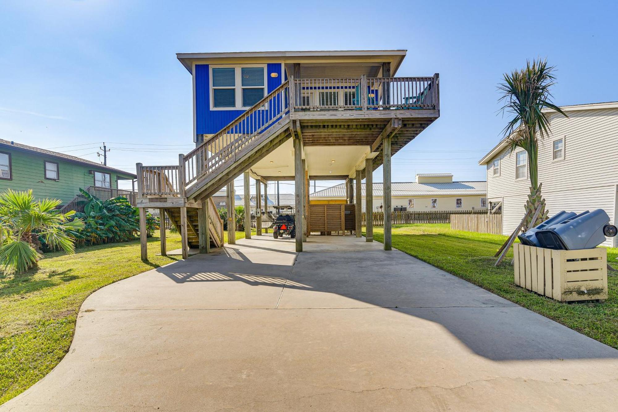 Walk To Beach Galveston Home With Golf Cart! Exterior photo